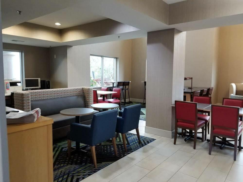 Holiday Inn Express Hotel & Suites Louisville South-Hillview, An Ihg Hotel מראה חיצוני תמונה